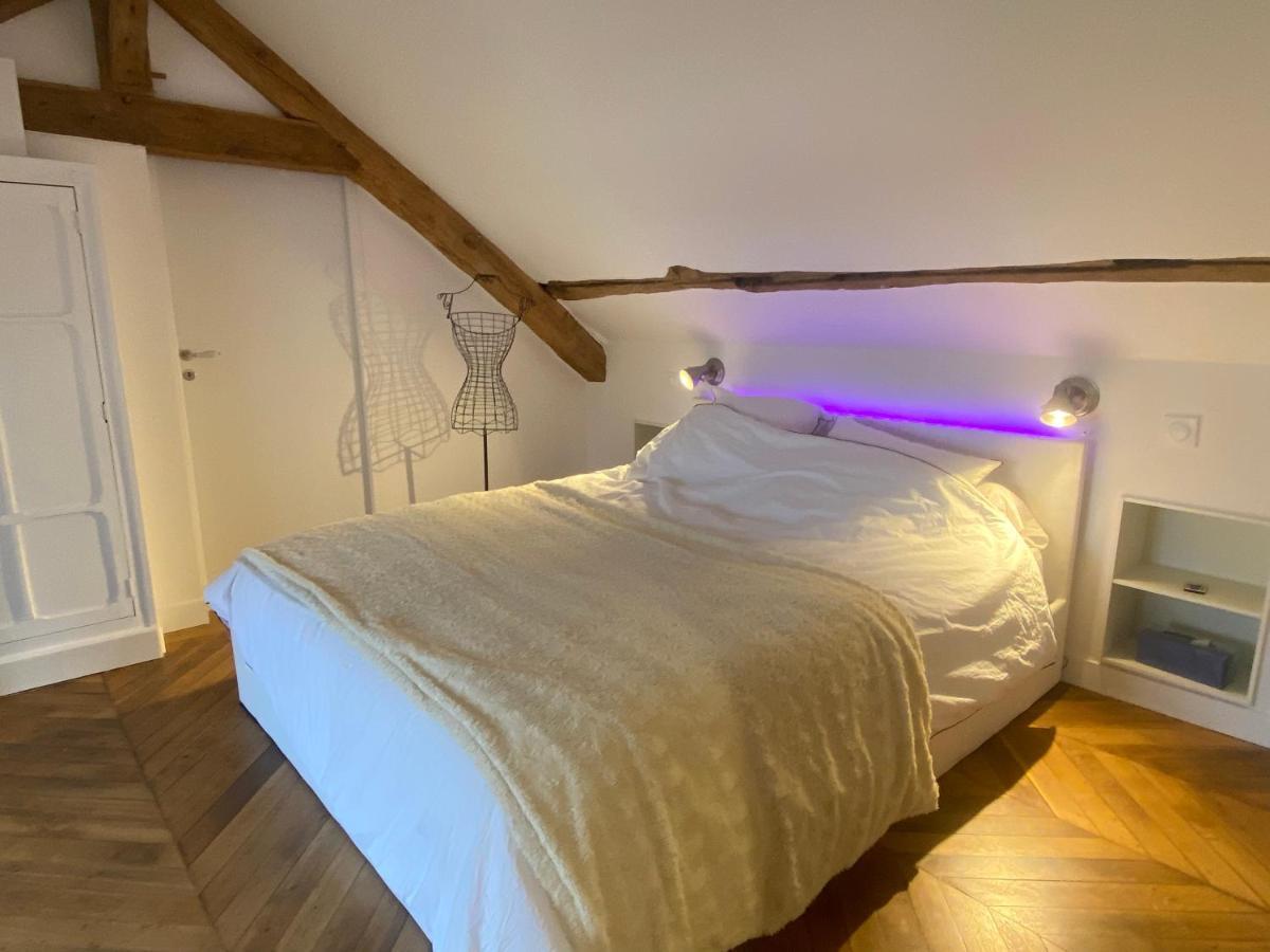 Loft Dans Le Clocher Face Au Chateau Bonnelles Eksteriør bilde